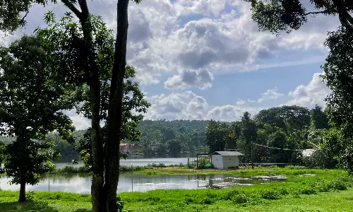 മനംമയക്കും മലയാറ്റൂർ മനംമയക്കും മലയാറ്റൂർ