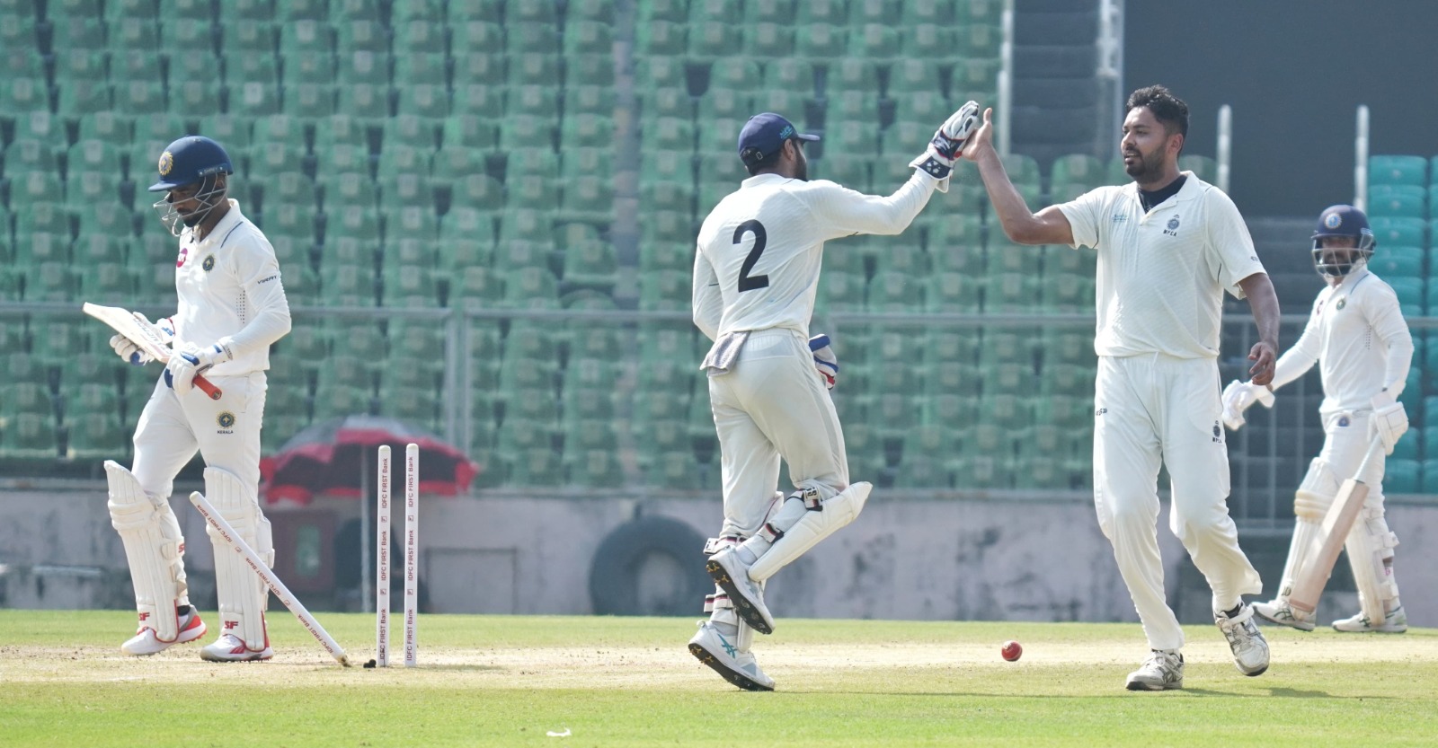 രഞ്ജി ട്രോഫി; കേരളത്തിനെതിരെ മധ്യപ്രദേശ് തിരിച്ചടിക്കുന്നു