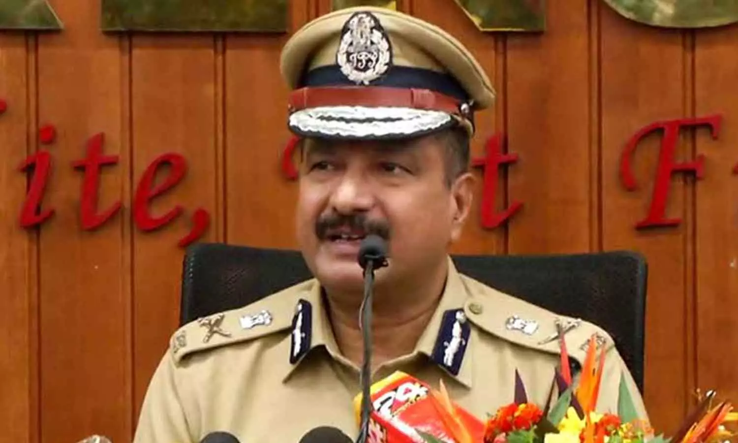 പൊതുവഴി തടസ്സപ്പെടുത്തി പരിപാടികൾ അനുവദിക്കരുത്; ജില്ലാ പൊലീസ് മേധാവിമാർക്ക്   ഡിജിപിയുടെ സർക്കുലർ