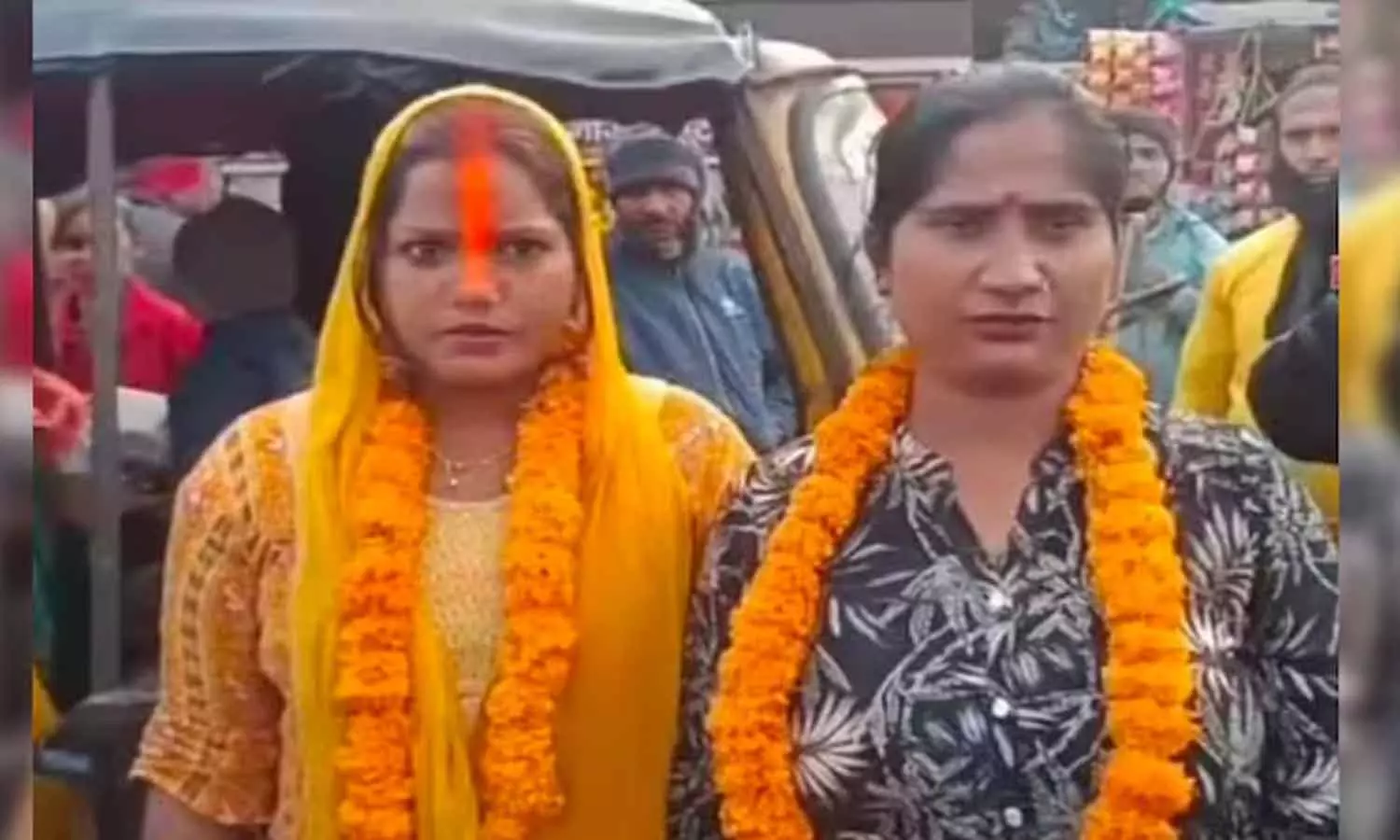 ഭർത്താക്കന്മാരുടെ മദ്യപാനം കാരണം പൊറുതിമുട്ടി; പരസ്പരം വിവാഹം കഴിച്ച് യുവതികൾ