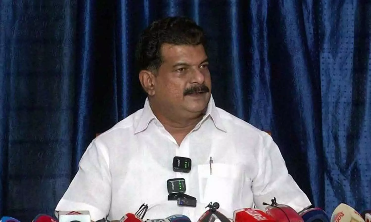 അനധികൃതമായി ഭൂമി സ്വന്തമാക്കിയ പരാതിയില് അൻവറിനെതിരേ വിജിലൻസ് അന്വേഷണം അനധികൃതമായി ഭൂമി സ്വന്തമാക്കിയ പരാതിയില് അൻവറിനെതിരേ വിജിലൻസ് അന്വേഷണം