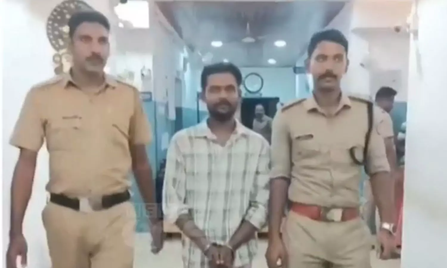 പൊന്നാനിയിൽ മർദനമേറ്റ് യുവാവ് മരിച്ച സംഭവം; സുഹൃത്ത് അറസ്റ്റിൽ പൊന്നാനിയിൽ മർദനമേറ്റ് യുവാവ് മരിച്ച സംഭവം; സുഹൃത്ത് അറസ്റ്റിൽ