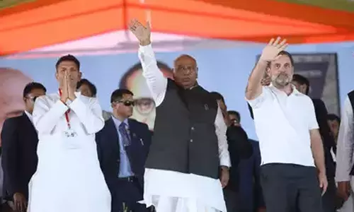 അമിത് ഷാക്കെതിരെ അംബേദ്കറുടെ ജന്മഭൂമിയിൽ കോൺഗ്രസ് റാലി; ജാതി സെൻസസ് ആവശ്യത്തിൽ ഉറച്ചു നിൽക്കുന്നതായി രാഹുൽ ഗാന്ധി അമിത് ഷാക്കെതിരെ അംബേദ്കറുടെ ജന്മഭൂമിയിൽ കോൺഗ്രസ് റാലി; ജാതി സെൻസസ് ആവശ്യത്തിൽ ഉറച്ചു നിൽക്കുന്നതായി രാഹുൽ ഗാന്ധി