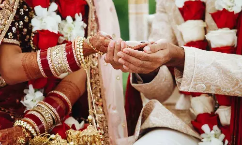 ടച്ചിങ്‌സ് ലഭിച്ചില്ല; കോട്ടയത്ത് വിവാഹത്തിനെത്തിയ വിരുന്നുകാരും പാചകക്കാരും തമ്മിൽ തല്ല്