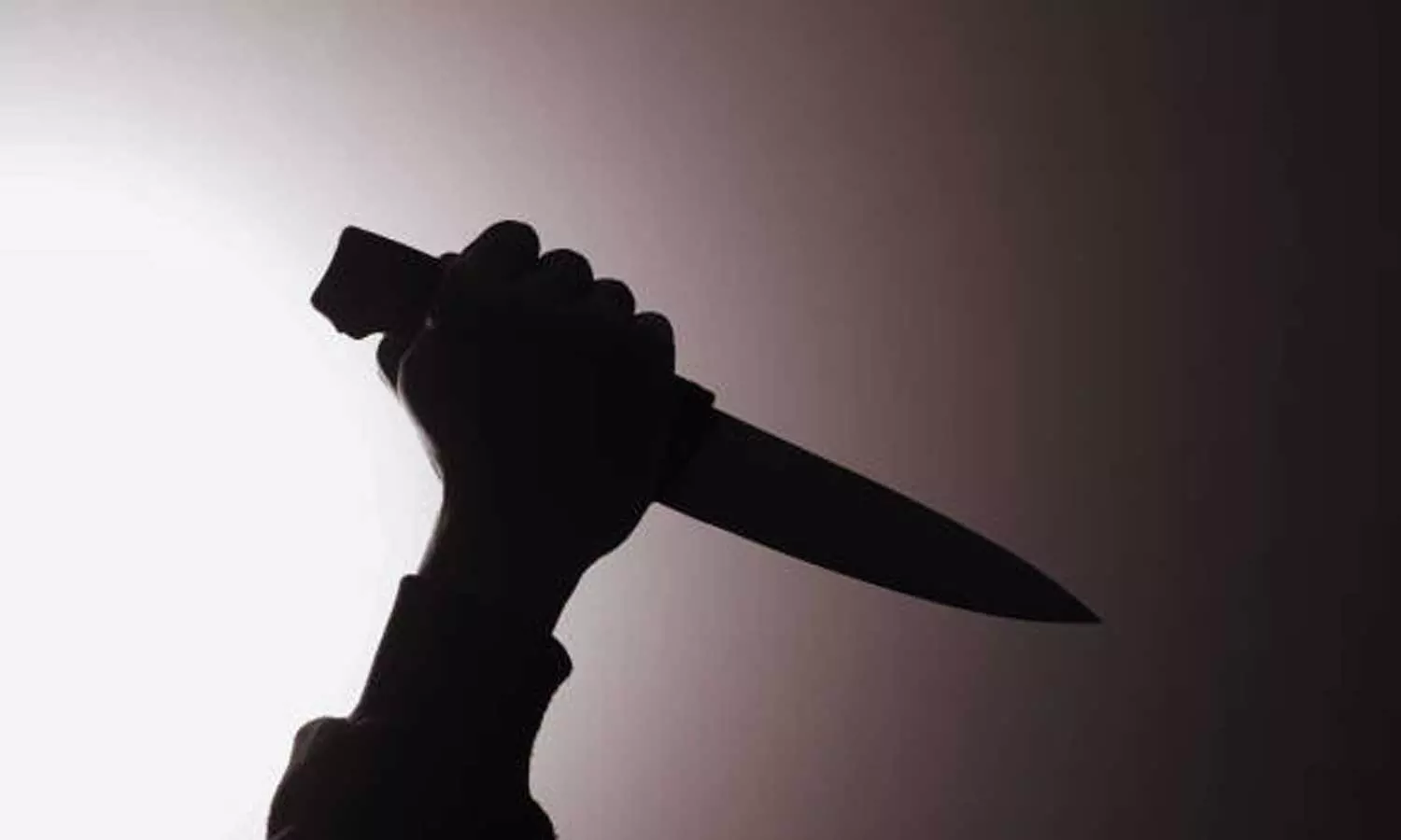 സ്കൂൾ ബസിനുള്ളിൽ കത്തിക്കുത്ത്; പ്ലസ് വൺ വിദ്യാർത്ഥി ഒമ്പതാം ക്ലാസുകാരനെ കുത്തിപ്പരിക്കേൽപ്പിച്ചു സ്കൂൾ ബസിനുള്ളിൽ കത്തിക്കുത്ത്; പ്ലസ് വൺ വിദ്യാർത്ഥി ഒമ്പതാം ക്ലാസുകാരനെ കുത്തിപ്പരിക്കേൽപ്പിച്ചു