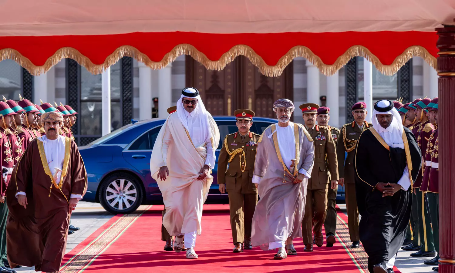 ഔദ്യോഗിക സന്ദർശനം പൂർത്തിയാക്കി ഖത്തർ അമീർ ഒമാനിൽ നിന്ന് മടങ്ങി ഔദ്യോഗിക സന്ദർശനം പൂർത്തിയാക്കി ഖത്തർ അമീർ ഒമാനിൽ നിന്ന് മടങ്ങി