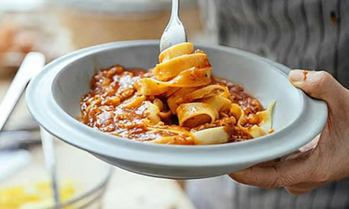 സൗദിയിൽ പഴകിയ ഉത്പന്നം നൽകി ഭക്ഷ്യ വിഷബാധ ഉണ്ടായാൽ വൻ പിഴ