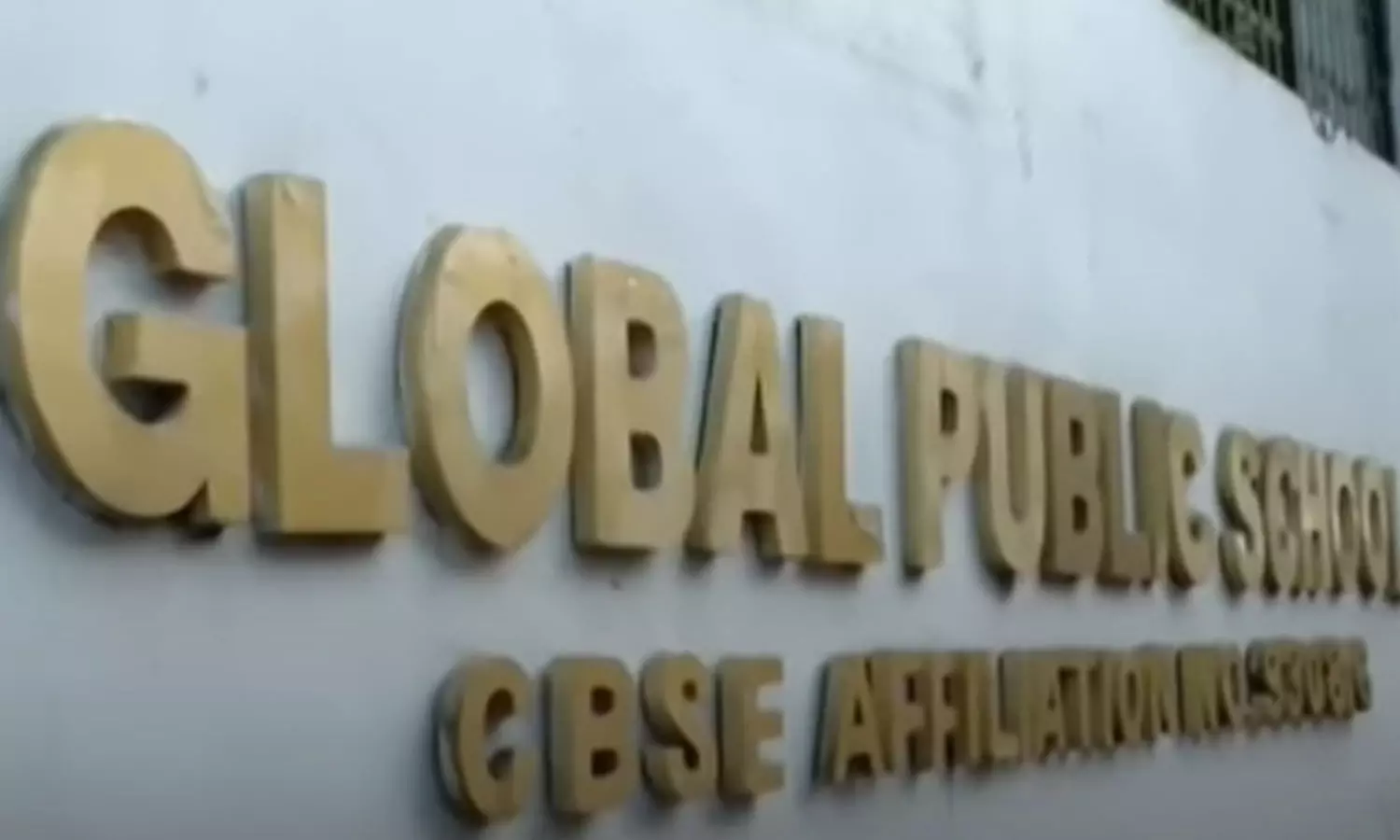 തൃപ്പൂണിത്തുറയിലെ 15കാരന്റെ മരണം: കുടുംബത്തിന്റെ പരാതി തള്ളി സ്‌കൂള്‍