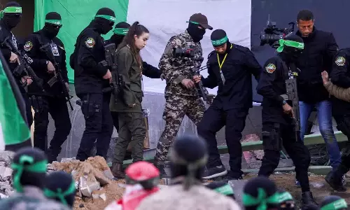 ഗസ്സയിൽ ആദ്യഘട്ട വെടിനിർത്തലിന്‍റെ ഭാഗമായ നാലാമത്​ ബന്ദി മോചനവും തടവുകാരുടെ കൈമാറ്റവും ഇന്ന്​