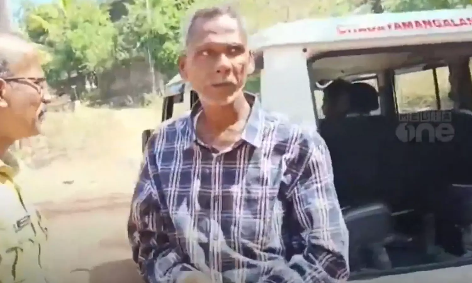 കൊല്ലത്ത് ക്ഷേത്രങ്ങളും വീടുകളും കുത്തിത്തുറന്ന് മോഷണം നടത്തിയ പ്രതി പിടിയിൽ കൊല്ലത്ത് ക്ഷേത്രങ്ങളും വീടുകളും കുത്തിത്തുറന്ന് മോഷണം നടത്തിയ പ്രതി പിടിയിൽ