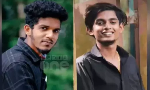 പത്തനംതിട്ടയിൽ ബൈക്കും ബസും കൂട്ടിയിടിച്ച് രണ്ട് യുവാക്കൾ മരിച്ചു