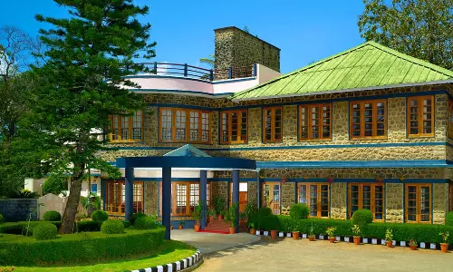 സംസ്ഥാന ബജറ്റ്: ഒഴിഞ്ഞുകിടക്കുന്ന വീടുകൾ കെ ഹോംസ് ആക്കി മാറ്റും; ഹോട്ടലുകൾ നിർമ്മിക്കുന്നതിന് 50 കോടി രൂപ വായ്പ നൽകും