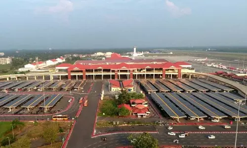 നെടുമ്പാശ്ശേരി എയർപോർട്ടിലെ മാലിന്യ കുഴിയിൽ വീണ് കുഞ്ഞ് മരിച്ച സംഭവത്തിൽ കേസെടുത്ത് പോലീസ്