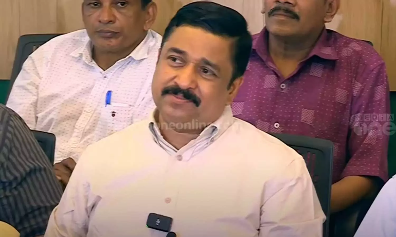 ഓഫർ തട്ടിപ്പ് കേസ്: യഥാര്ഥ പ്രതികളിലേക്ക് അന്വേഷണം നടക്കുന്നില്ല; നജീബ് കാന്തപുരം എംഎൽഎ ഓഫർ തട്ടിപ്പ് കേസ്: യഥാര്ഥ പ്രതികളിലേക്ക് അന്വേഷണം നടക്കുന്നില്ല; നജീബ് കാന്തപുരം എംഎൽഎ