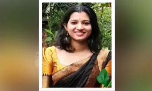 കൊല്ലത്ത് ഹോസ്റ്റൽ കെട്ടിടത്തിലെ സ്ലാബ് തകർന്നു വീണ് ചികിത്സയിലായിരുന്ന യുവതി മരിച്ചു