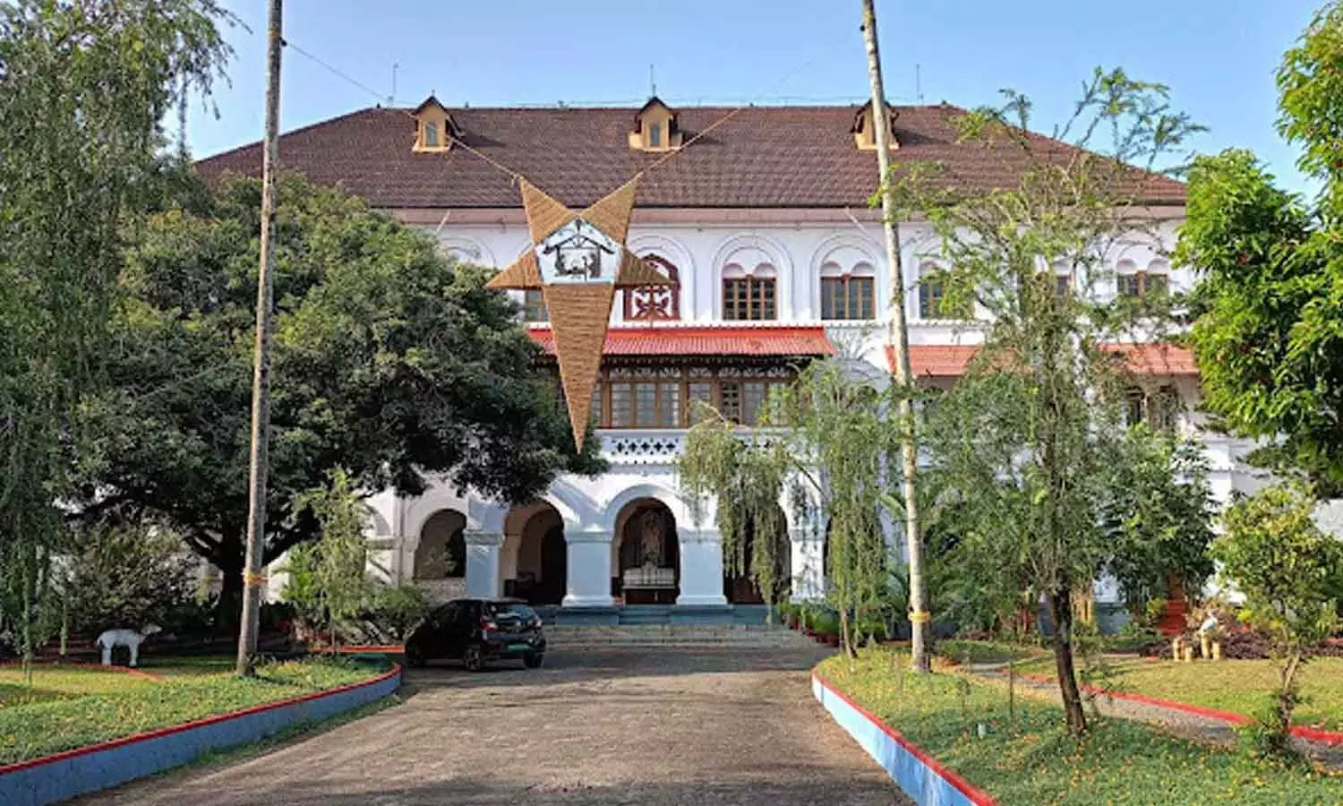 കേന്ദ്ര-സംസ്ഥാന സർക്കാരുകൾക്കെതിരെ വിമർശനവുമായി ചങ്ങനാശ്ശേരി അതിരൂപത