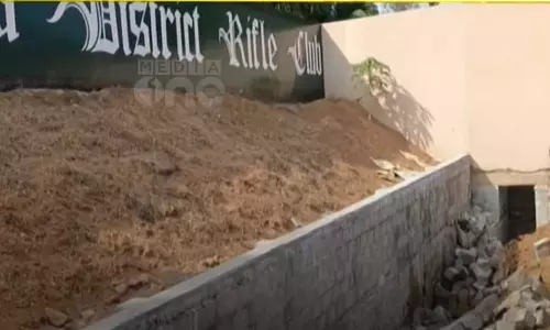 പത്തനംതിട്ടയിൽ നിർമാണത്തിനിടെ മതിലിടിഞ്ഞ് വീണ് അപകടം; രണ്ട് പേർ മരിച്ചു