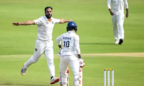 Ranji Trophy quarter; Kerala falters against Kashmir, loss of nine wickets