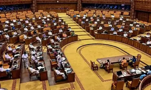 കിഫ്ബി വഴി നടപ്പാക്കിയ റോഡുകളിൽ നിന്ന് ടോൾ ഈടാക്കാനുള്ള സർക്കാർ നീക്കം ഇന്ന് സഭയിൽ ഉന്നയിക്കാൻ പ്രതിപക്ഷം