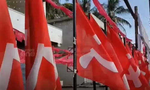 പൊലീസിൽ ആർഎസ്എസ് പിടിമുറുക്കി; സിപിഎം തൃശൂർ ജില്ലാ സമ്മേളനത്തിൽ ആഭ്യന്തര വകുപ്പിന് രൂക്ഷ വിമർശനം