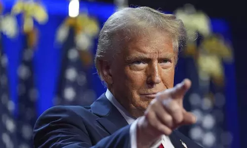 ട്രംപിന്റെ കൈയിൽ അധികാരം, ഭ്രാന്തന്റെ കൈയിൽ തീപ്പന്തം; ഇന്ത്യക്കാർക്ക് അമേരിക്കയുടെ ഘർ വാപസി - മീഡിയ സ്കാൻ