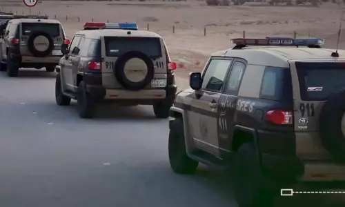 മയക്കുമരുന്ന് റാക്കറ്റുകൾക്ക് സഹായമൊരുക്കി; സൗദിയിൽ 15 സർക്കാർ ജീവനക്കാർ പിടിയിൽ മയക്കുമരുന്ന് റാക്കറ്റുകൾക്ക് സഹായമൊരുക്കി; സൗദിയിൽ 15 സർക്കാർ ജീവനക്കാർ പിടിയിൽ