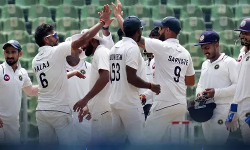 രഞ്ജി ട്രോഫിയിൽ കേരളത്തിന് 399 റൺസ് വിജയലക്ഷ്യം; കശ്മീരിനെതിരെ പൊരുതുന്നു