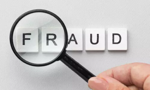 വിദേശത്ത് ജോലി വാഗ്ദാനം ചെയ്ത് തട്ടിപ്പ്: പ്രതികളിലൊരാൾ ജാമ്യത്തിലിറങ്ങി ഒളിവിൽ; മറ്റൊരാൾ തട്ടിപ്പ് തുടരുന്നു