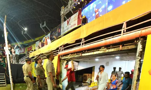 കലൂർ സ്റ്റേഡിയം അപകടം: മൃദംഗ വിഷന് എതിരെ നിയമനടപടികൾ ആരംഭിച്ച് കൊച്ചി കോർപ്പറേഷൻ