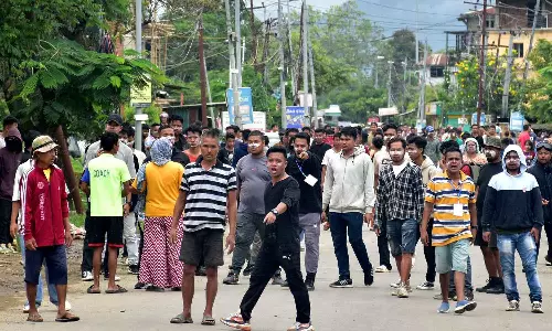 രാഷ്ട്രപതി ഭരണം പ്രഖ്യാപിച്ചതിന് പിന്നാലെ മണിപ്പൂരിൽ അതീവ ജാഗ്രതാ നിര്‍ദേശം