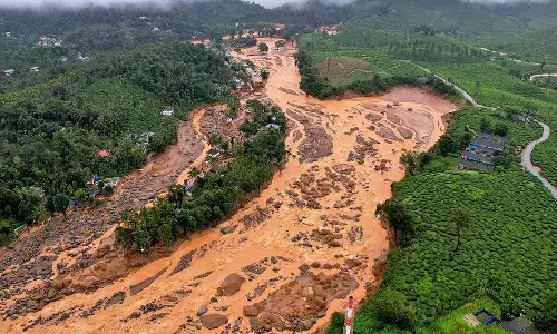 മുണ്ടക്കൈ പുനരധിവാസ കേന്ദ്ര വായ്പ; നടത്തിപ്പ് വേഗത്തിലാക്കാൻ വകുപ്പുതല യോഗം ഉടൻ