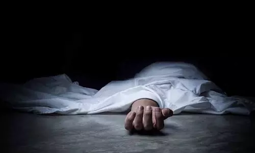 താമരശ്ശേരിക്ക് സമീപം ആദിവാസി യുവാവിനെ റോഡിൽ മരിച്ച നിലയിൽ കണ്ടെത്തി