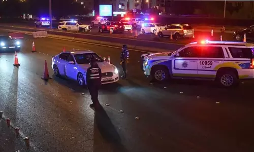 അമിത ശബ്ദമുണ്ടാക്കി പായുന്ന വാഹനങ്ങൾ 60 ദിവസത്തേക്ക് കണ്ടുകെട്ടും; കുവൈത്ത് ആഭ്യന്തര മന്ത്രാലയം