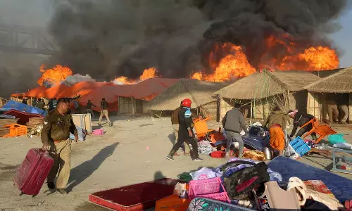 കുംഭമേളയിൽ വീണ്ടും തീപിടുത്തം; ടെന്റുകൾ കത്തി നശിച്ചു