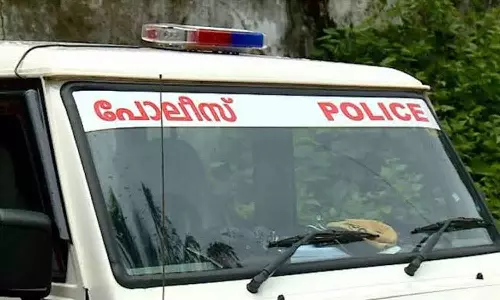 ഇ.ഡി ചമഞ്ഞ് കോടികളുടെ തട്ടിപ്പ്; തൃശൂർ കൊടുങ്ങല്ലൂർ എഎസ്ഐയെ കസ്റ്റ‍ഡിയിലെടുത്ത് കര്‍ണാടക പൊലീസ്