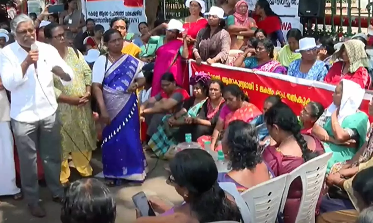 ആരോഗ്യമന്ത്രിയിൽ നിന്ന് ഉറപ്പ് ലഭിച്ചില്ല; സമരവുമായി മുന്നോട്ട് പോകുമെന്ന് ആശാ പ്രവർത്തകർ