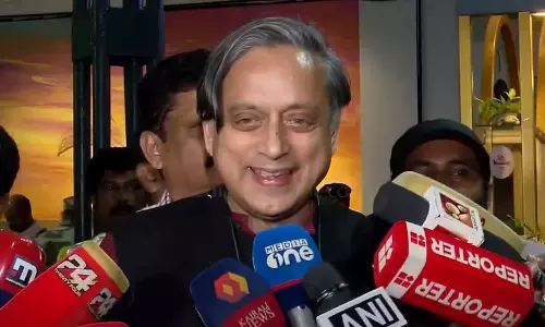 നിലപാടിൽ ഉറച്ചു നിൽക്കുന്നതായി ശശി തരൂർ; അവഗണിക്കാൻ കെപിസിസി നേതൃത്വം