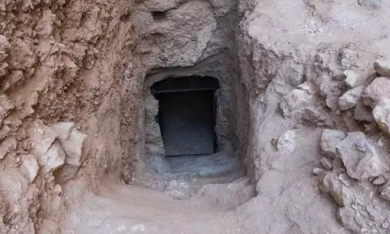 First pharaohs tomb found in Egypt since Tutankhamuns First pharaohs tomb found in Egypt since Tutankhamuns