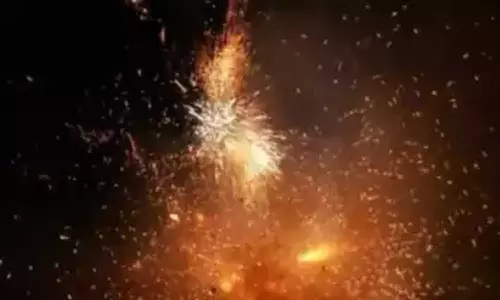 കണ്ണൂരിൽ വെടിക്കെട്ട് അപകടം; മൂന്ന് പേർക്ക് പരിക്ക്