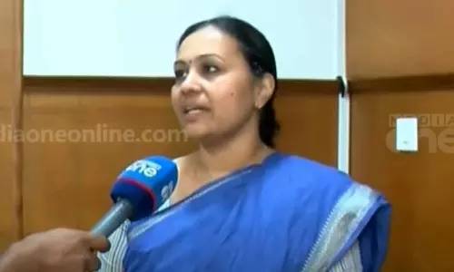 സർക്കാർ ആശാ വർക്കർമാർക്കൊപ്പം സമരത്തിൽ മീഡിയവണിനോട് പ്രതികരിച്ച് ആരോഗ്യമന്ത്രി വീണ ജോർജ്