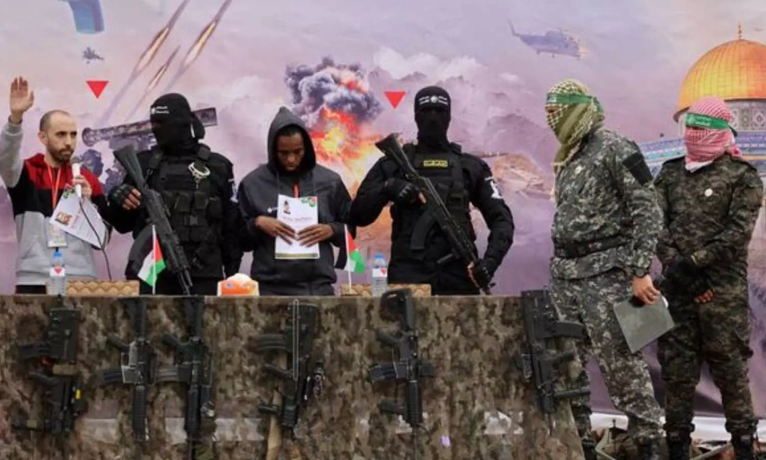 ഗസ്സയിൽ രണ്ട് ബന്ദികളെ കൂടി കൈമാറി ഹമാസ് ഗസ്സയിൽ രണ്ട് ബന്ദികളെ കൂടി കൈമാറി ഹമാസ്