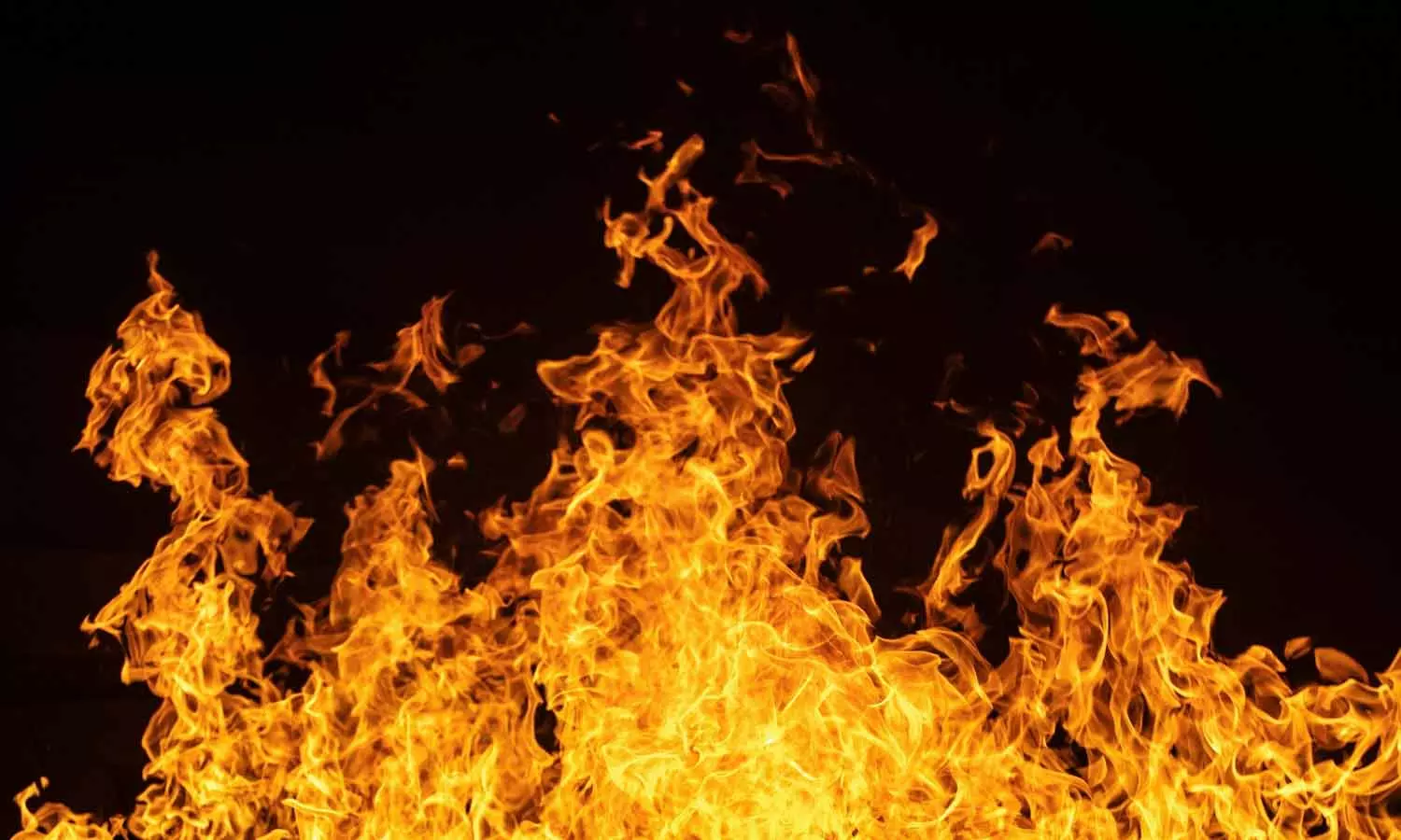 വടകര വില്യാപ്പള്ളിയിൽ വീടിന് തീപിടിച്ച് വയോധിക മരിച്ചു