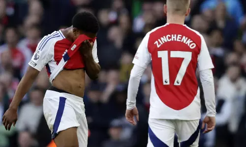 വെസ്റ്റ് ഹാമിനോട് അപ്രതീക്ഷിത തോൽവി; ആർസനലിന്റെ കിരീട പ്രതീക്ഷകൾ അവസാനിച്ചോ?