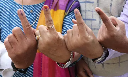 സംസ്ഥാനത്ത് ഇന്ന് 28 തദ്ദേശ വാർഡുകളിൽ ഉപതെരഞ്ഞെടുപ്പ്; നാളെ പത്ത് മണിയോടെ വോട്ടെണ്ണൽ