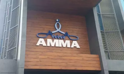 സിനിമ മേഖലയിലെ പ്രതിസന്ധി; ചർച്ചകൾ സജീവമാക്കി നിർമ്മാതാക്കളുടെ സംഘടനയും താരസംഘടന അമ്മയും