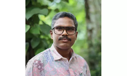 ജനാധിപത്യ വിരുദ്ധവും സവർണ ബോധവും: കോഴിക്കോട് സർവകലാശാല ചരിത്ര അധ്യാപകനെതിരെ ടി.എസ് ശ്യാംകുമാർ