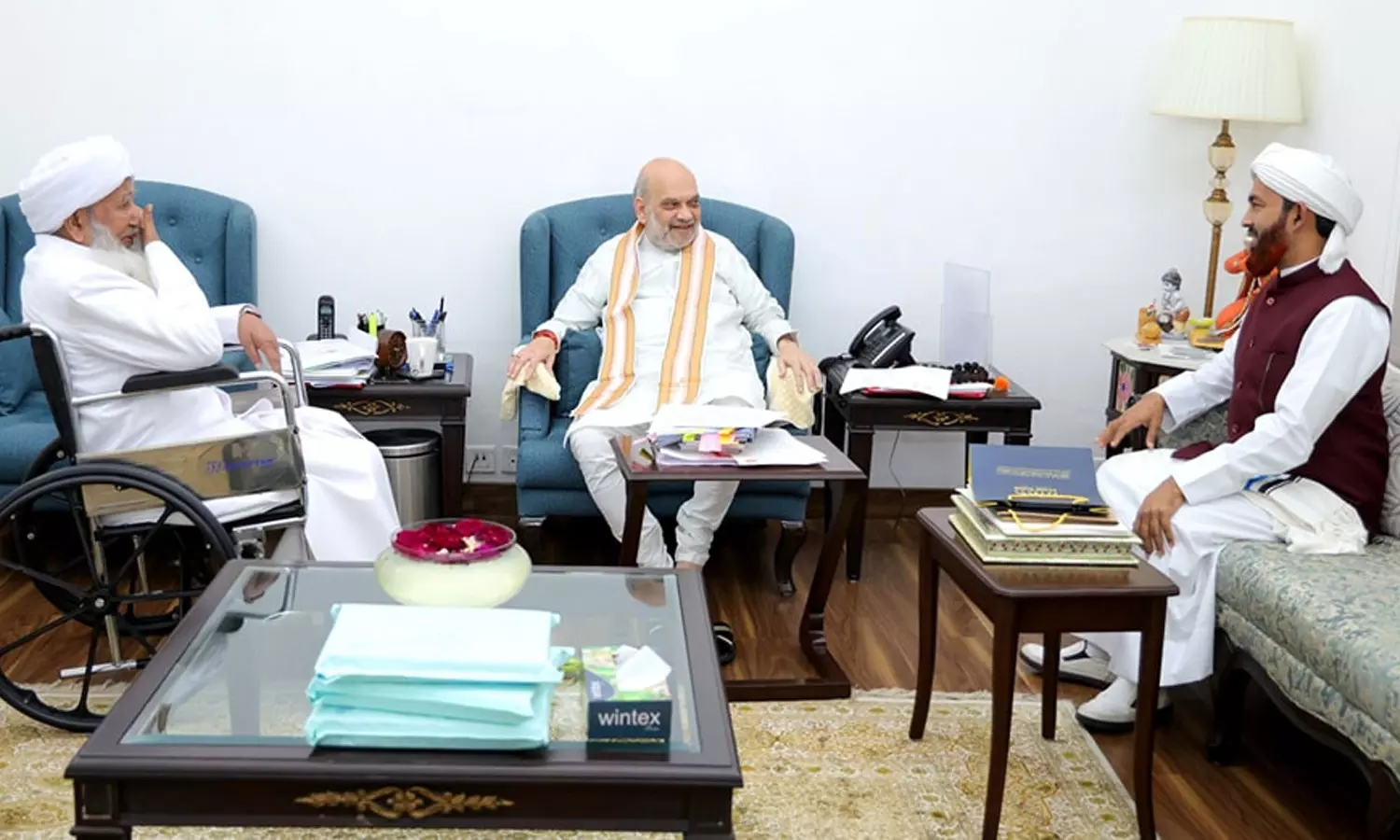 കേന്ദ്ര മന്ത്രി അമിത് ഷായുമായി കൂടിക്കാഴ്ച നടത്തി കാന്തപുരം അബൂബക്കർ മുസ്ലിയാർ കേന്ദ്ര മന്ത്രി അമിത് ഷായുമായി കൂടിക്കാഴ്ച നടത്തി കാന്തപുരം അബൂബക്കർ മുസ്ലിയാർ