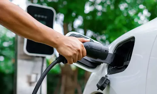 ഒരു തവണ ചാർജ് ബാംഗ്ലൂർ പോയി വരാം..., ഇ.വി വിപണിയിൽ ഞെട്ടിക്കുന്ന കണ്ടുപിടുത്തവുമായി ടൊയോട്ട