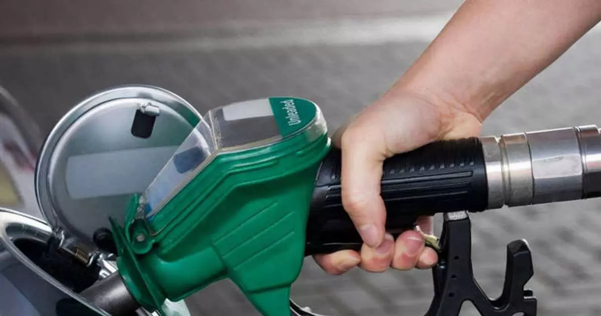 ഇന്ധനവില കുറച്ച് യു.എ.ഇ