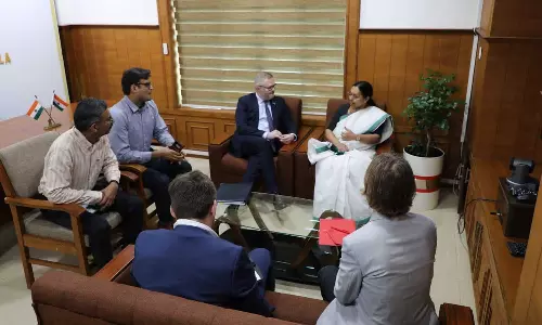 കേരളത്തിലെ ജനകീയ കാന്‍സര്‍ സ്‌ക്രീനിംഗിനെ അഭിനന്ദിച്ച് വെയില്‍സ് ആരോഗ്യ മന്ത്രി